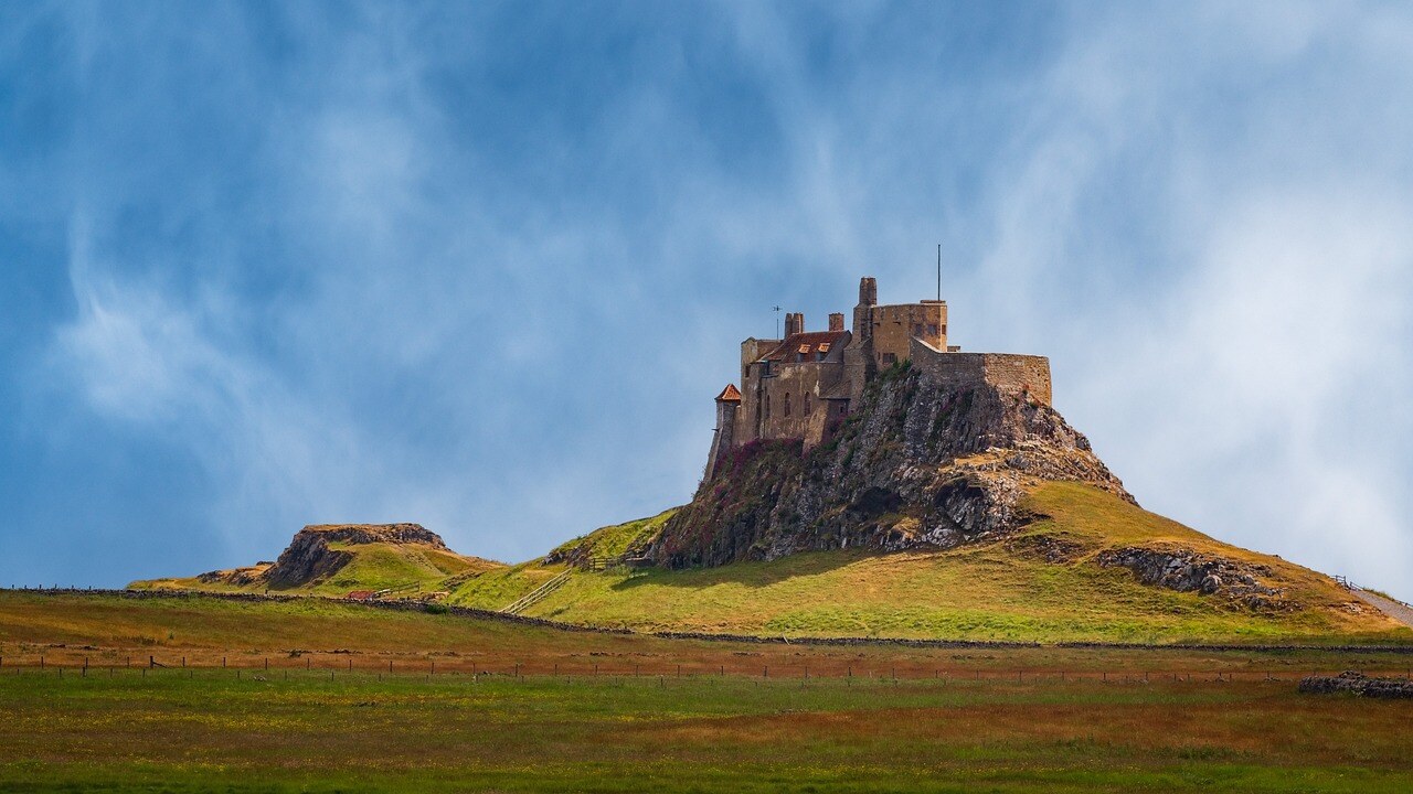 lindisfarne-7482847_1280